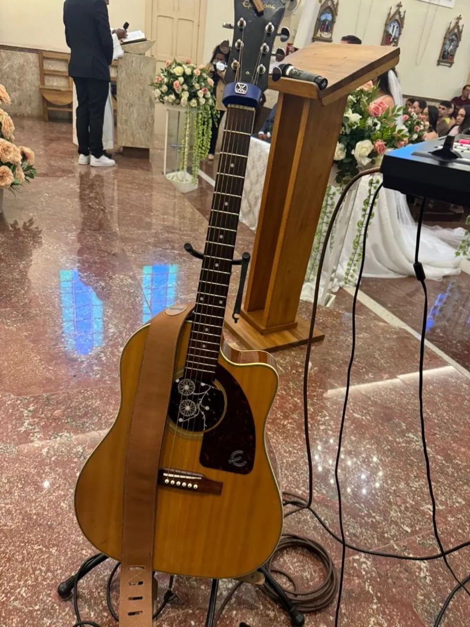 Violão Epiphone AJ 210 com case