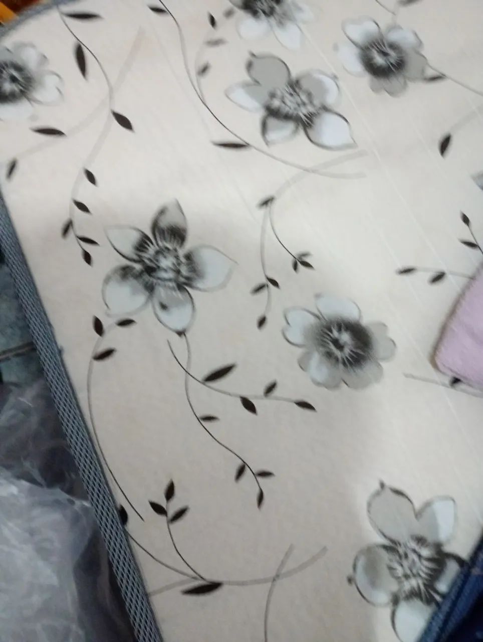 Colchão solteiro usado um mês 