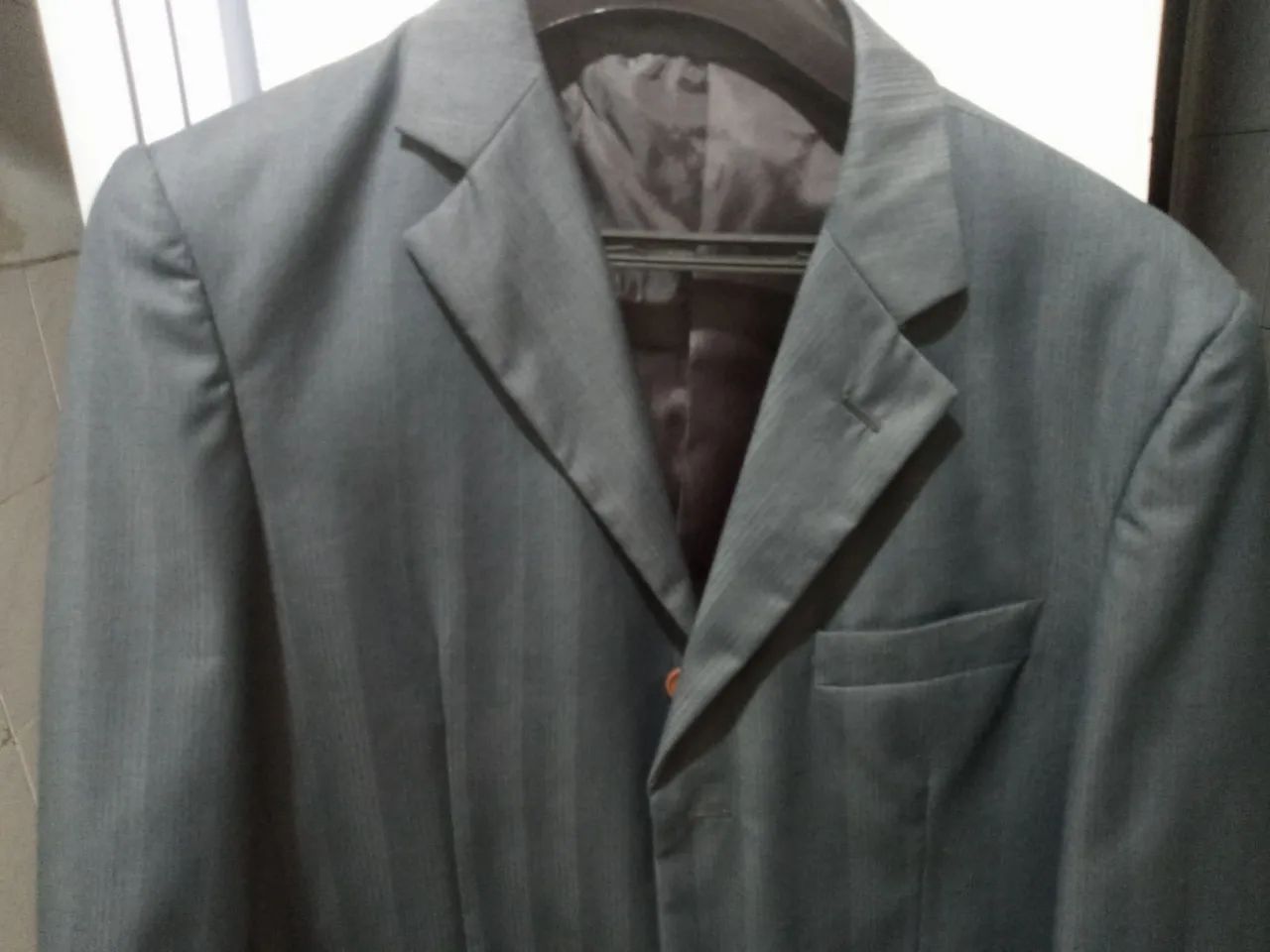 Vendo conjunto. Paletó boa qualidade