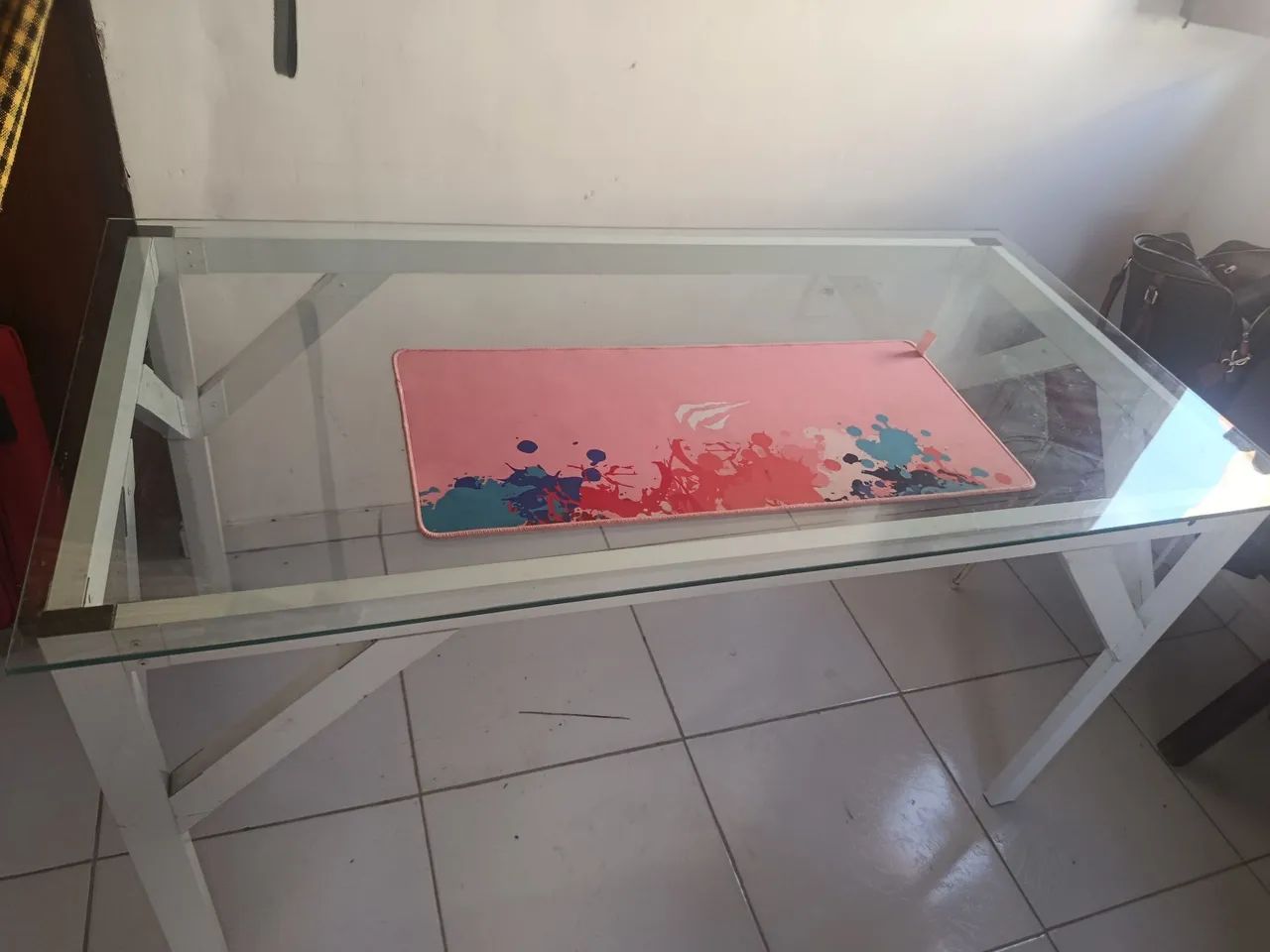 Mesa com base de aço e tampo de vidro  - Foto 5