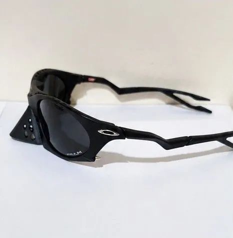 Óculos da Oakley estilo Travis Scott 