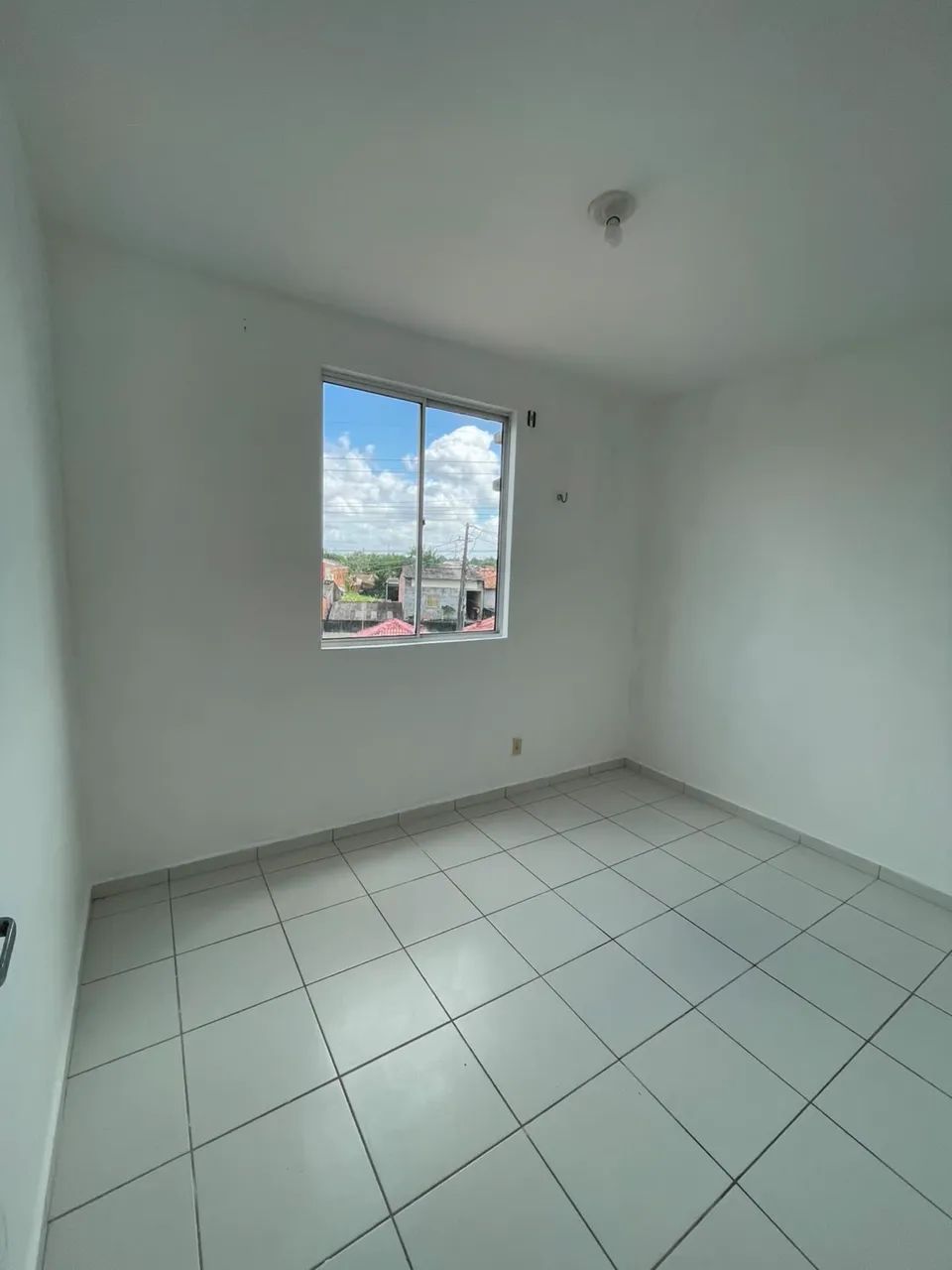 Alugo apartamento no ideal samambaia 