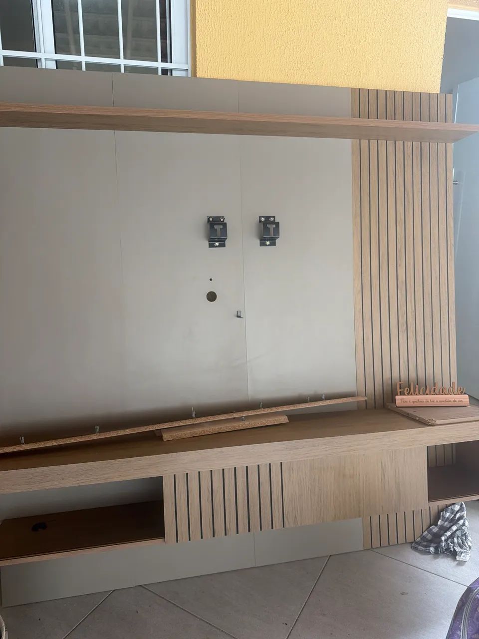 Painel semi novo 75 polegadas