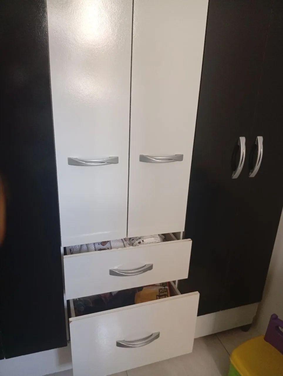 Guarda roupa 6 portas e 2 gavetas 