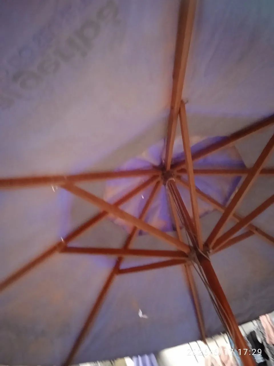5 Ombrelones 2,20 metros (usado com pequena avaria) - Foto 4