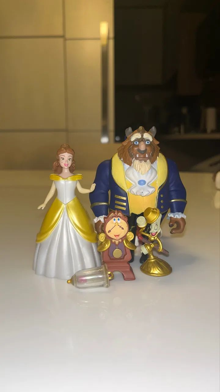 Conjunto de bonecos originais da disney Bela e a Fera