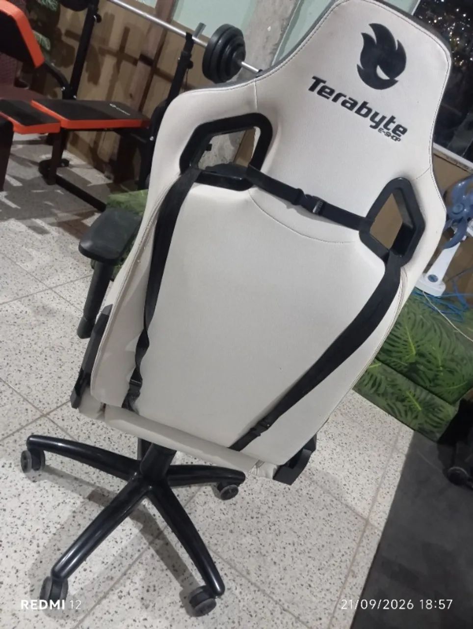 Cadeira gamer  terabyte semi nova