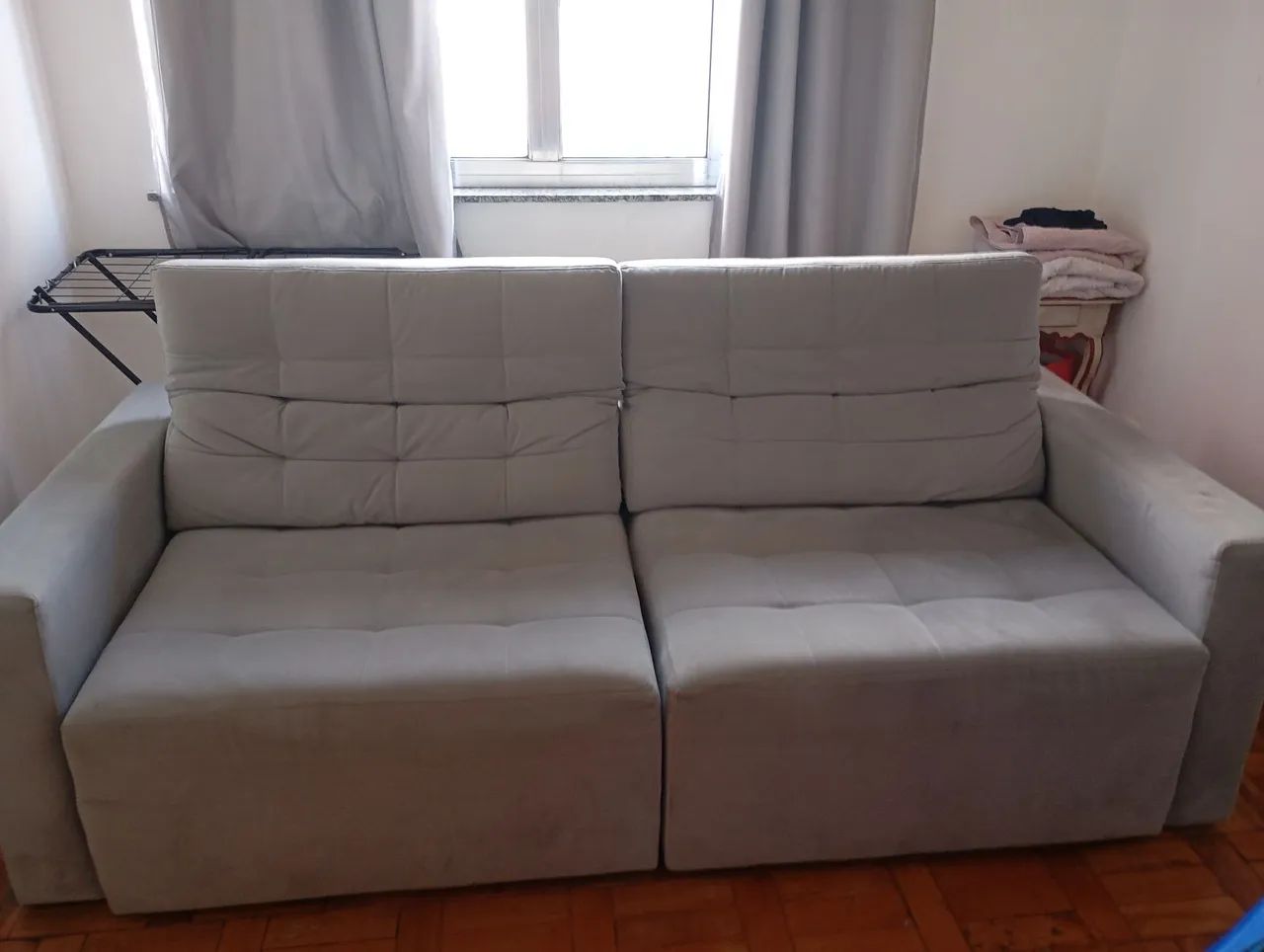 Sofá Retrátil Cinza 2,20m - Confortável e Conservado - Foto 2