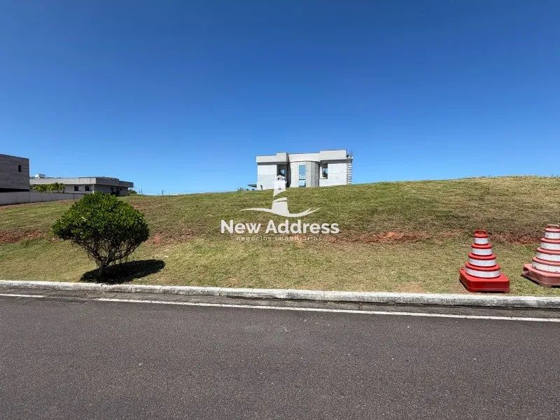 Terreno com 602m² no Condomínio Riveira Park.