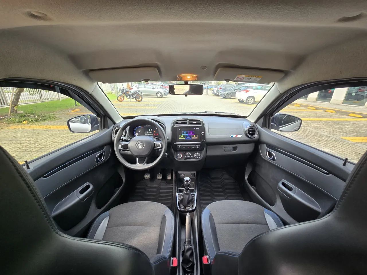 Renault Kwid 1.0 Intense 2023 - Foto 4