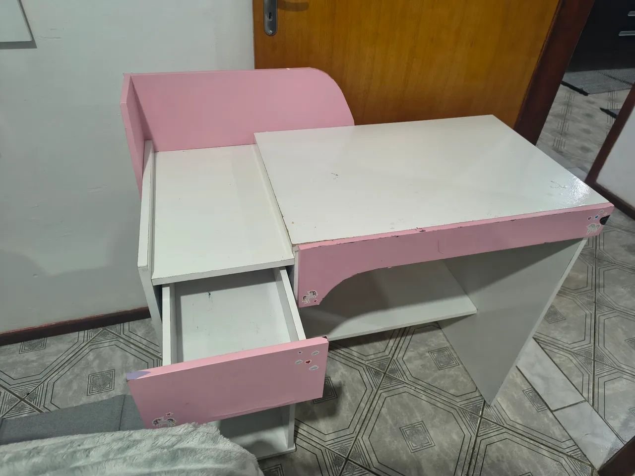 rack cor de rosa envelopado