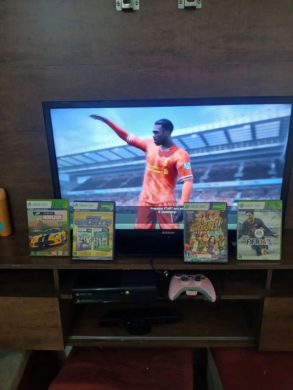 Tv 32 + Console X Box 360 com kinect 2 controles e jogos.