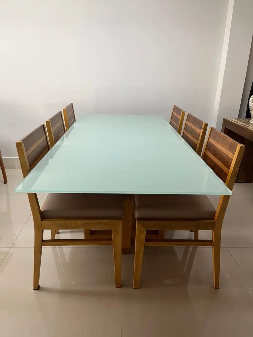 Dining Table with 6 Chairs – Lacquered Glass + Wood | Excellent Condition