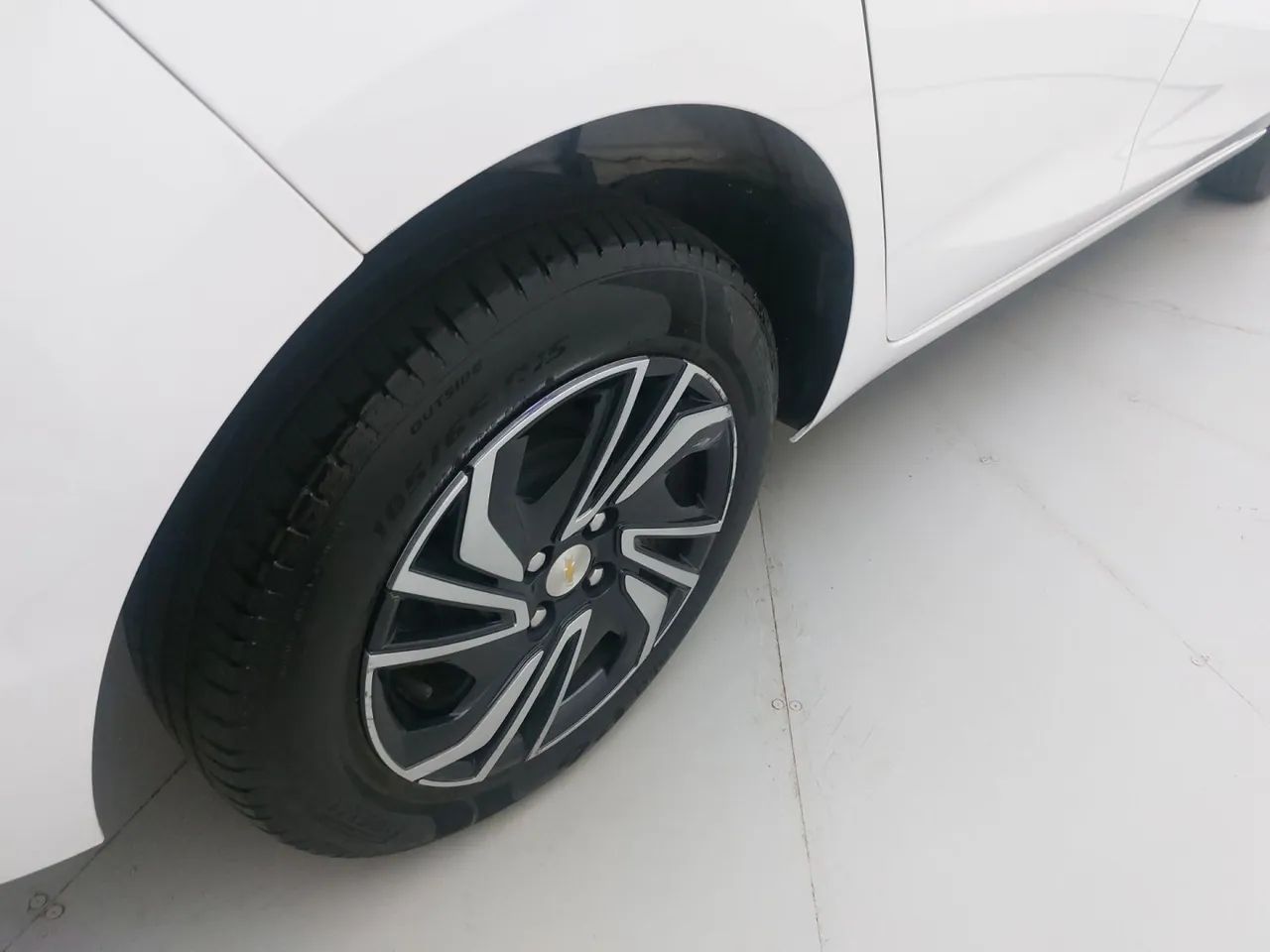 Chevrolet Onix Hatch 1.0 12V Flex Mec. 4P, foto 14 de 18