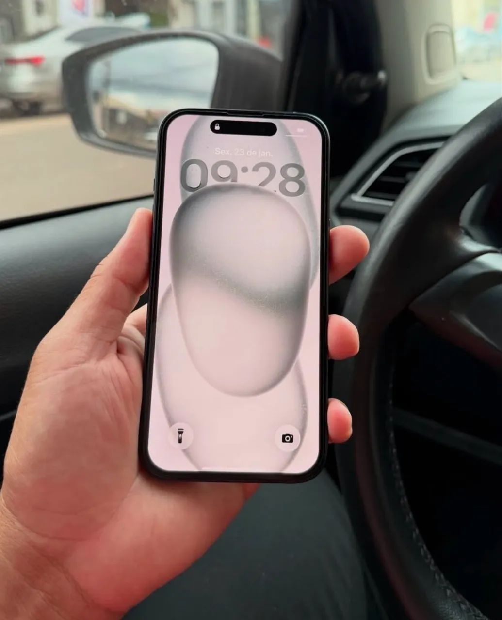 iPhone 15 128