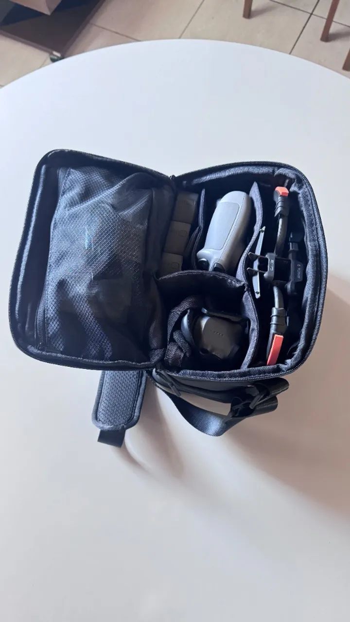 Drone DJI Avata 2 Fly More Combo  2 Controles - Completo - Foto 4