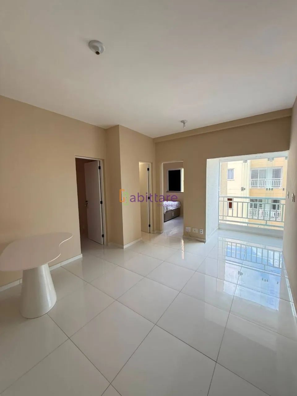 Apartamento com 2 quartos (1 suíte reversível) no Space Calhau II