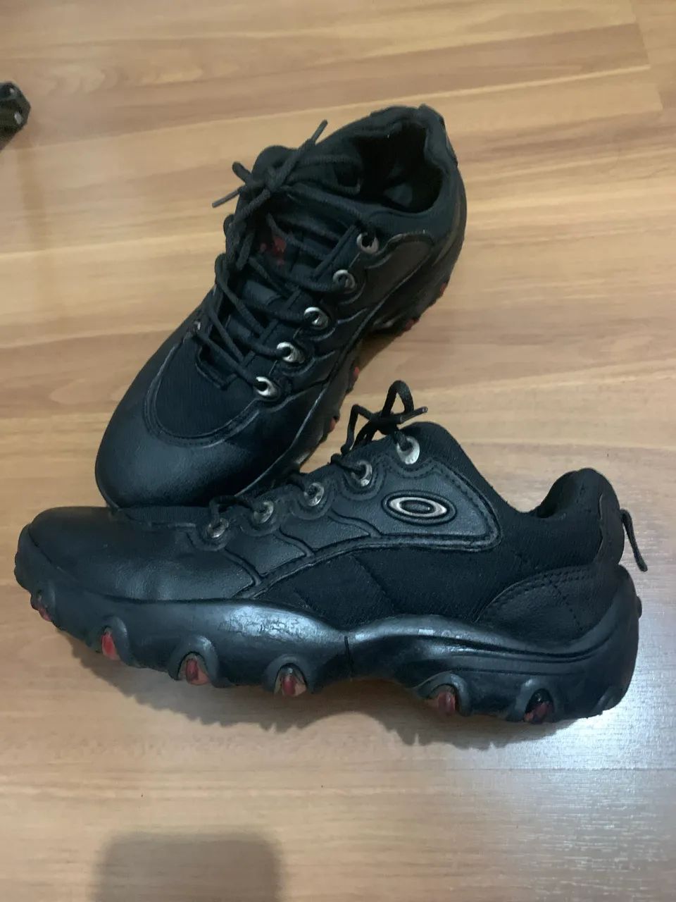 Tênis Oakley 41 Caveirão 