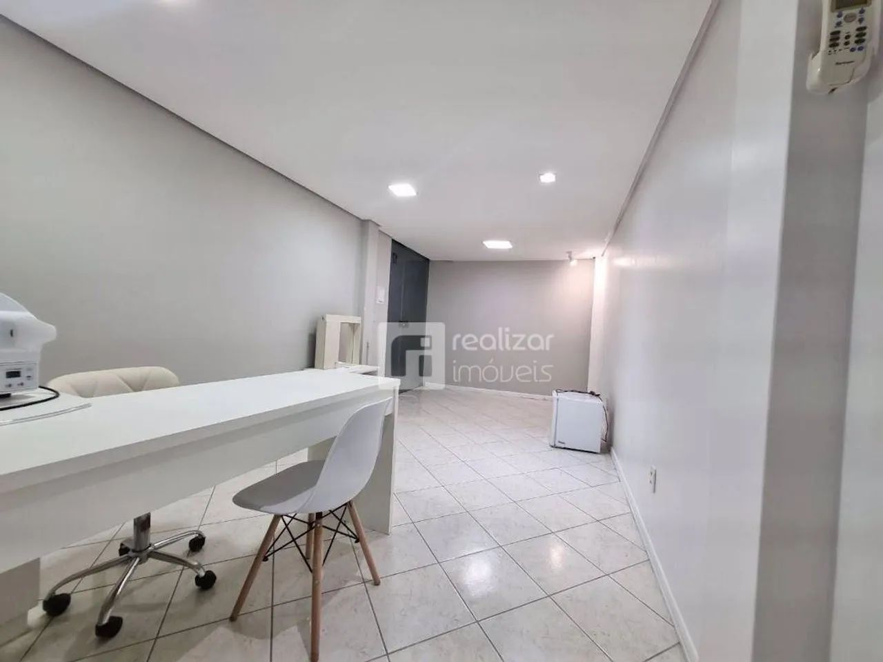 Loja Comercial à venda, Kobrasol, São José - LO0002. - Foto 5