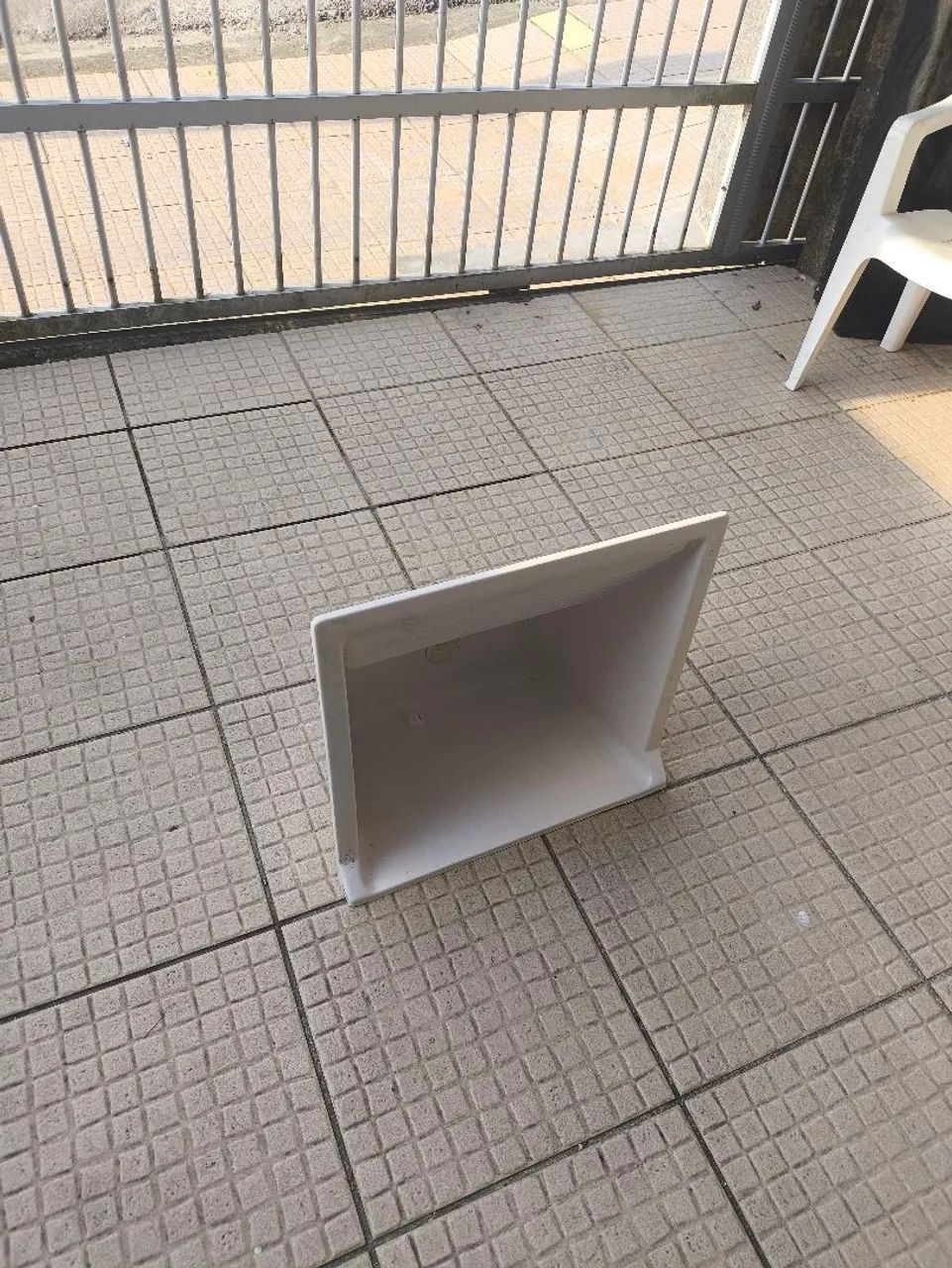 Mesa de tanque de presta sintético.