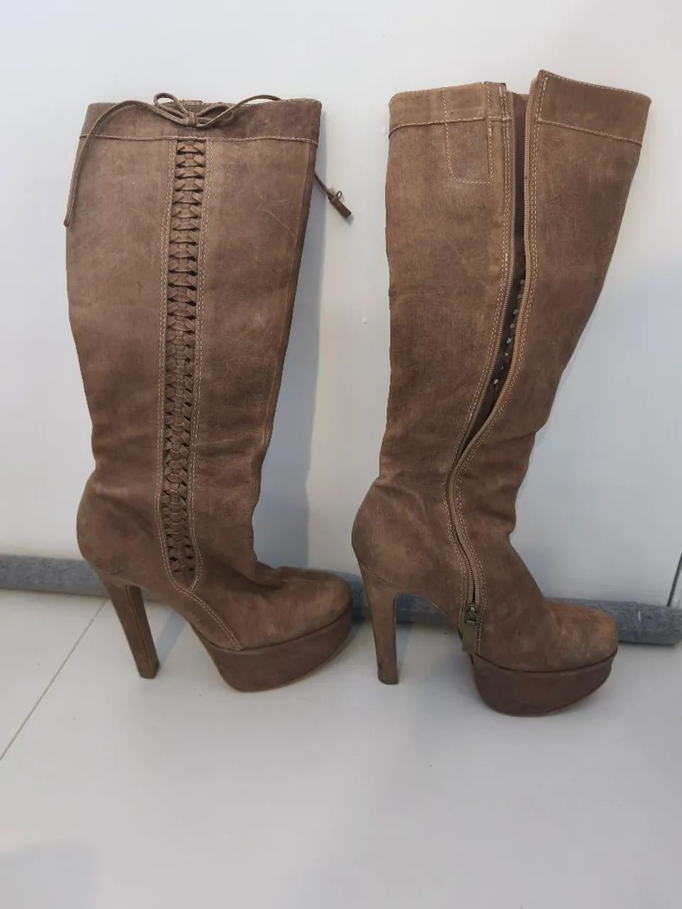 Botas de couro 35 e 35 - Foto 2