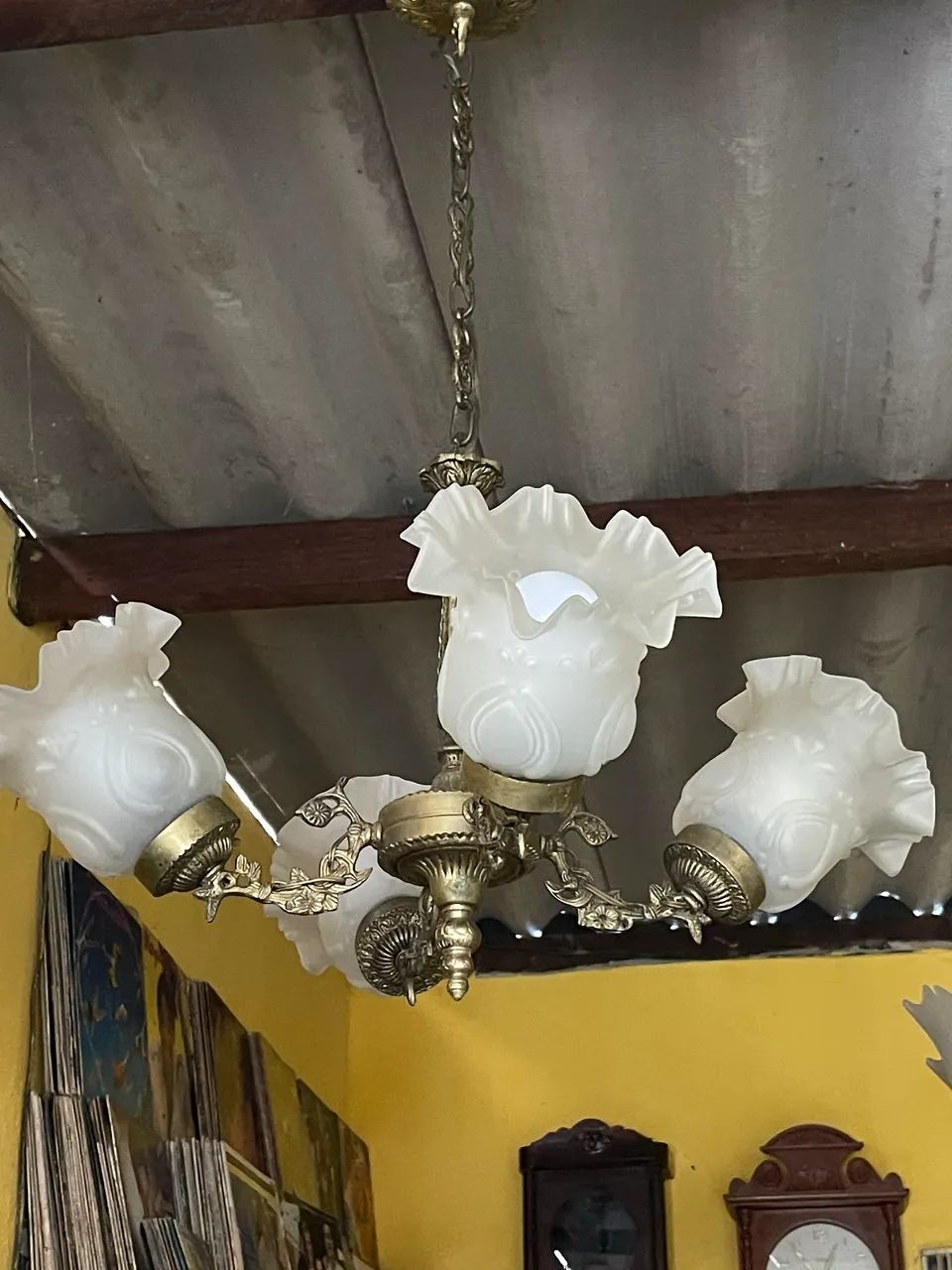 Lindo par de lustre bronze puro antigo - Foto 3