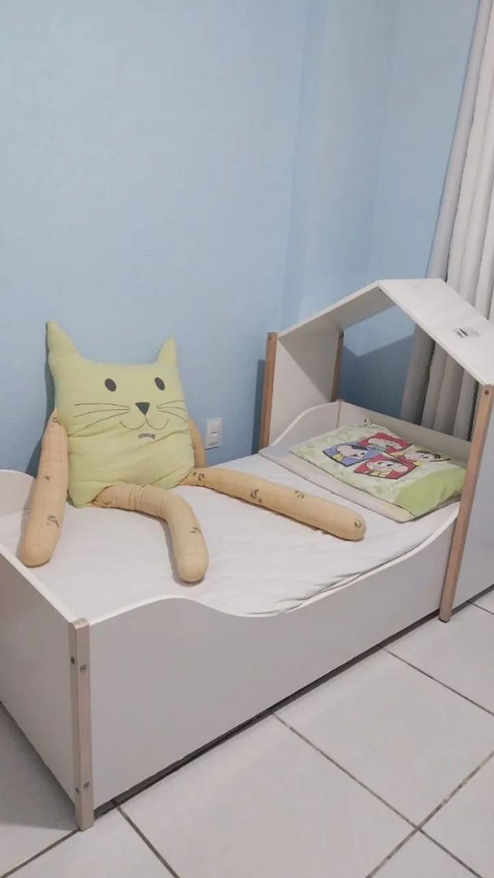 Cama infantil com casinha 