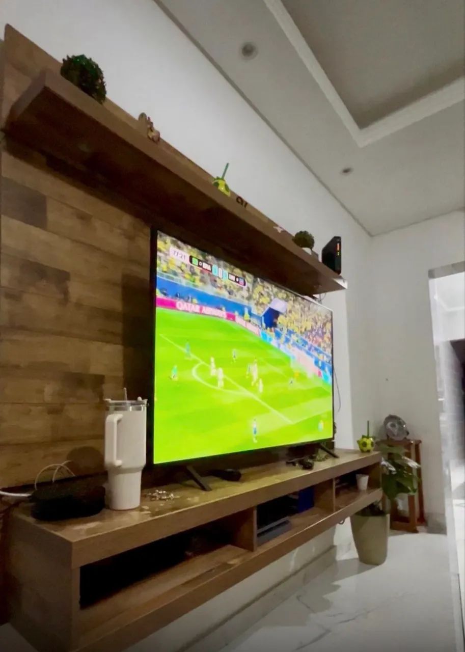 Rack para TV em madeira - excelente estado