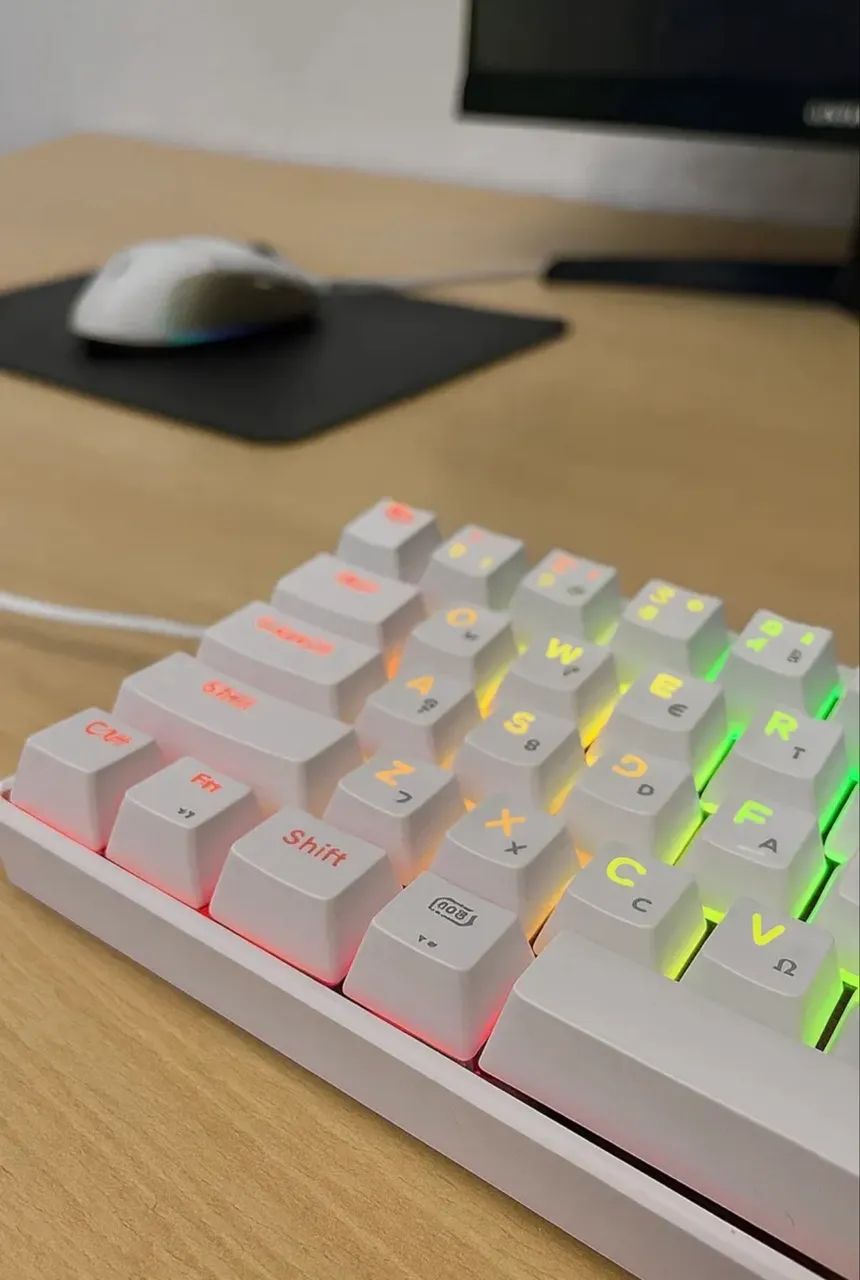 Teclado mecânico 60% Snow Walker Branco switches vermelhos branco português Brasil  - Foto 4