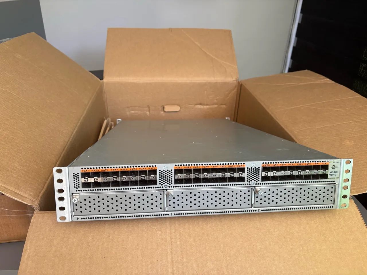 Switch Cisco Nexus 5596 up 48x   - Foto 3