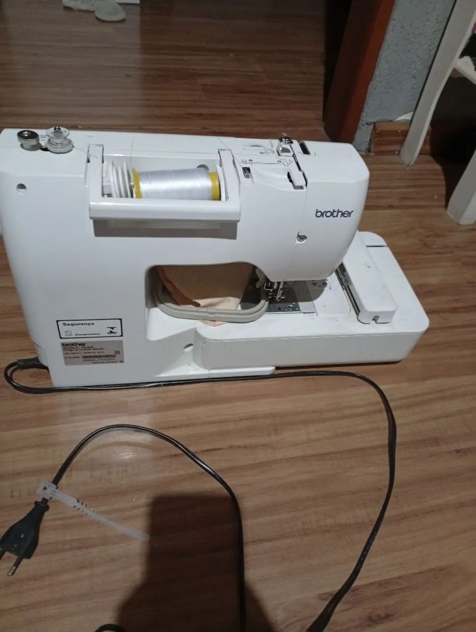 Máquina bordadeira  - Foto 5