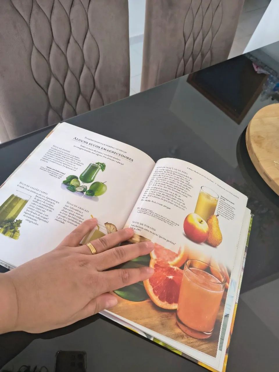 Livro O Poder Medicinal dos Sucos e Shakes - 336 Páginas - Foto 3