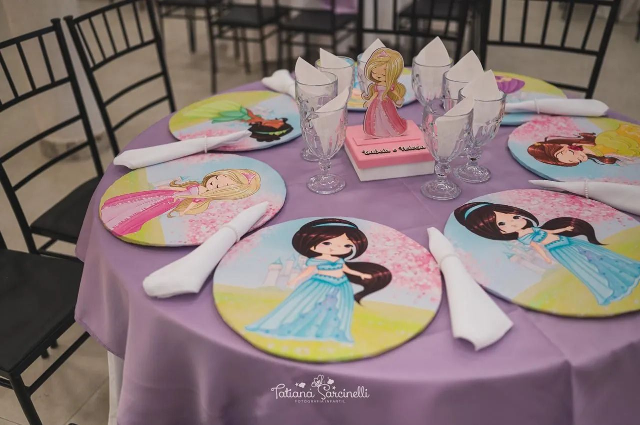 Jogo com 100 Souplast tema princesas da Disney 