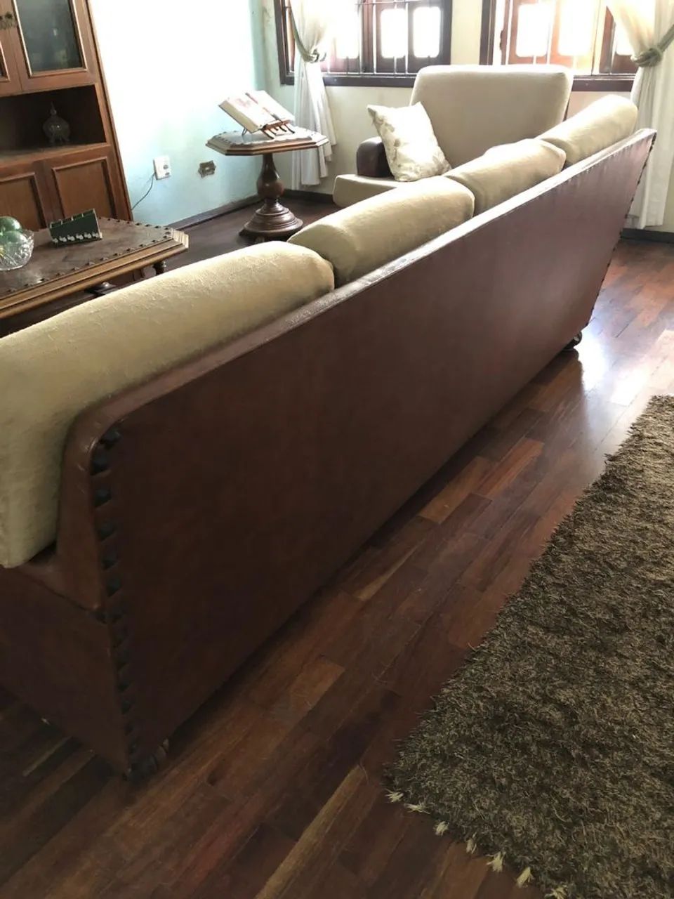 Conjunto de sofá 4 lugares + 2 poltronas estilo colonial / clássico - Foto 5