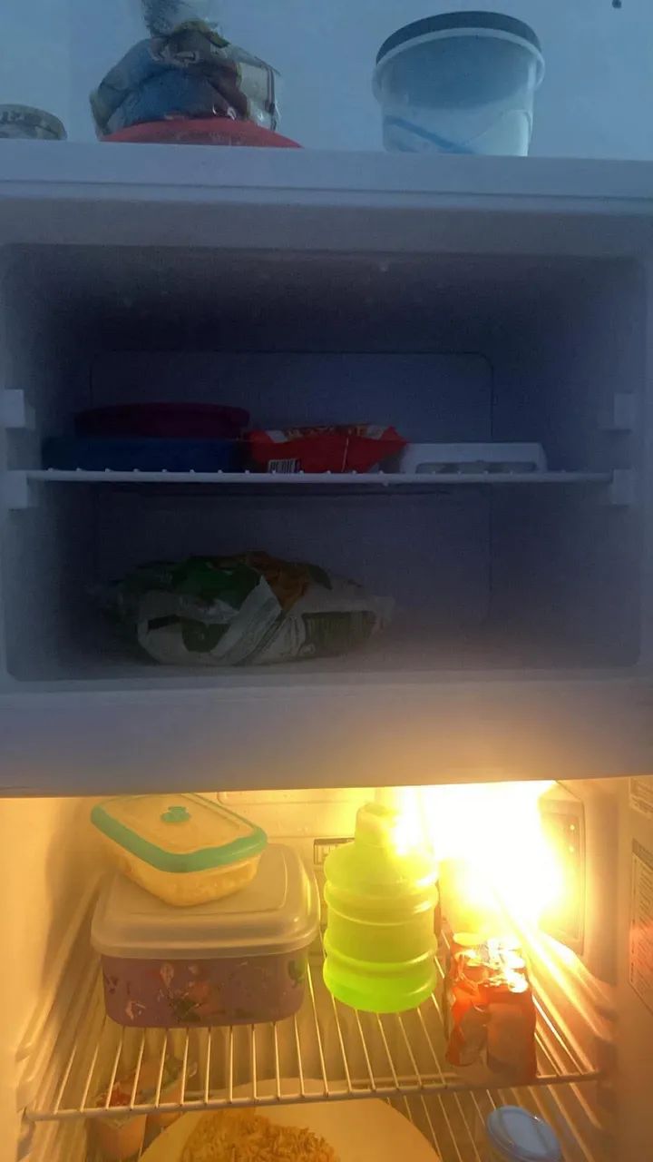 Vendo um geladeira duplex