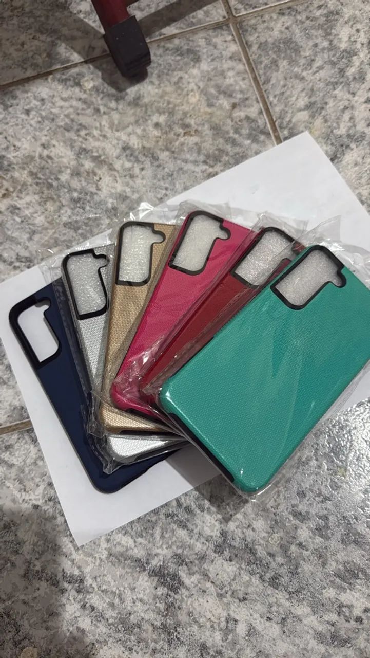 Vendo 4 mil capinhas ou troco - leia anúncio 