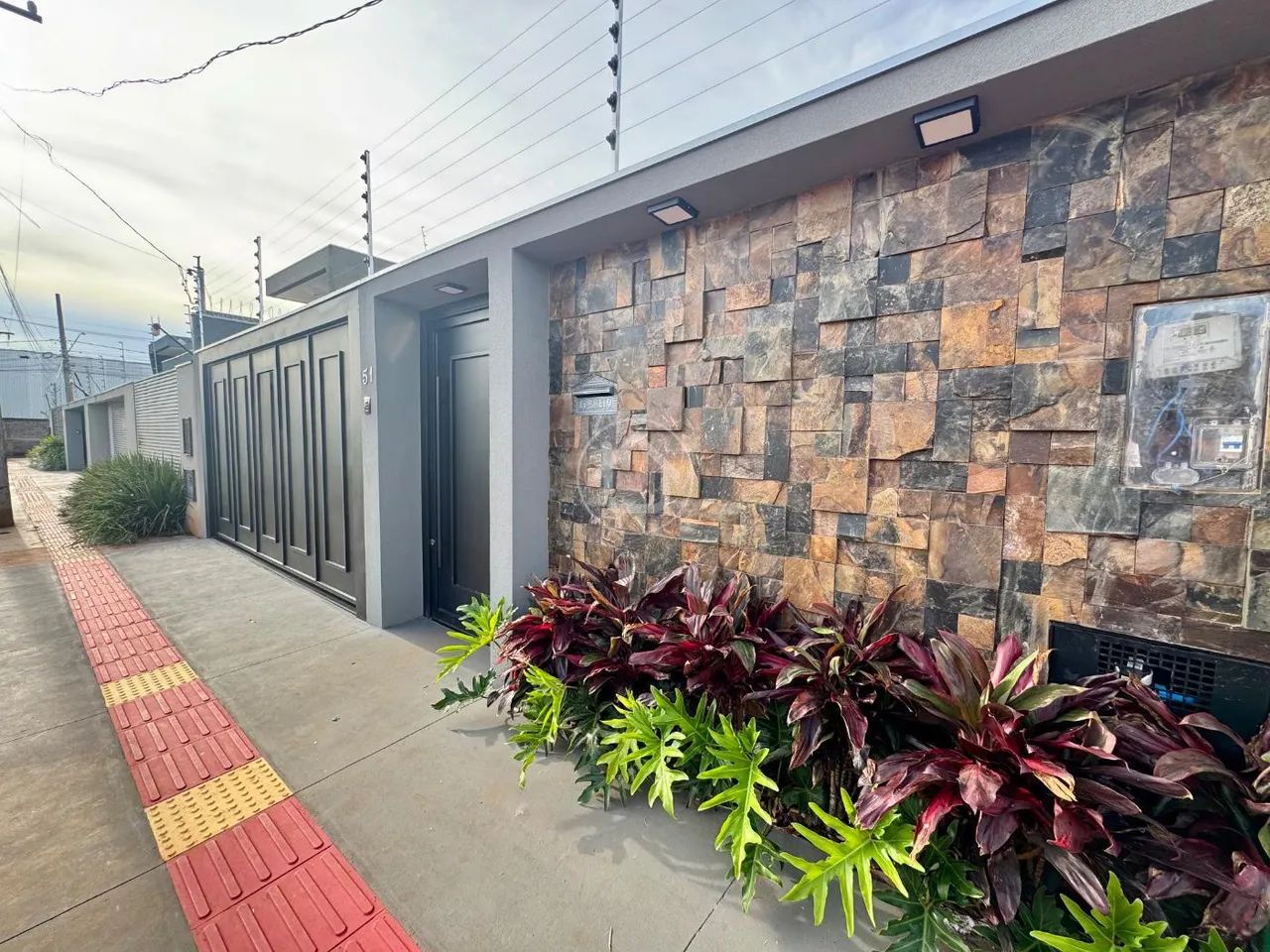 CASA ESPETACULAR A 1 MINUTO DO LAGO DO AMOR - Foto 4