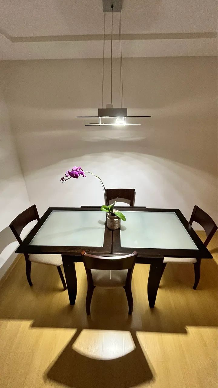 Mesa de jantar madeira maciça- oportunidade 