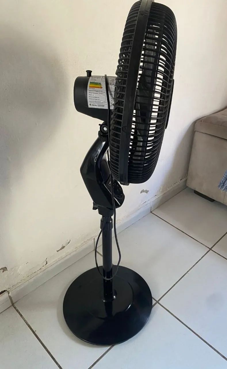 Um ventilador  - Foto 2