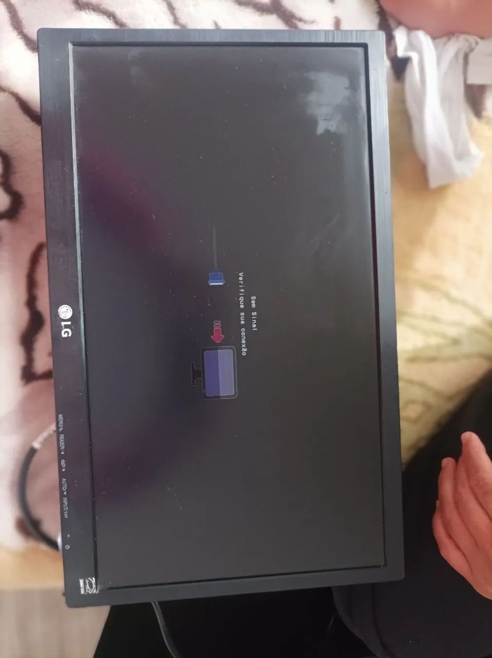 Vendo monitor LG LED de 20 polegadas (Modelo 20M35PD-M). - Foto 4