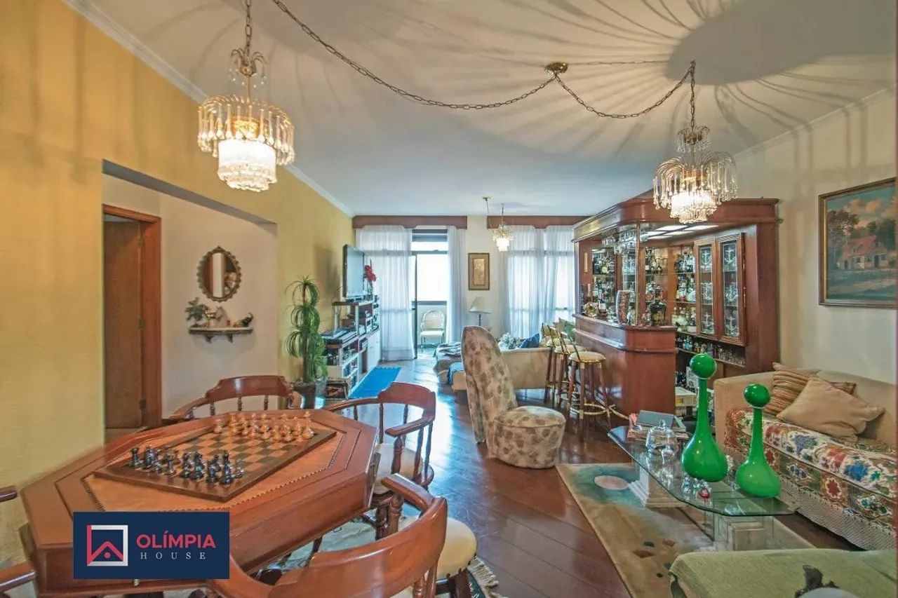 Monte Martre  Venda e Locação · 5 dormitórios