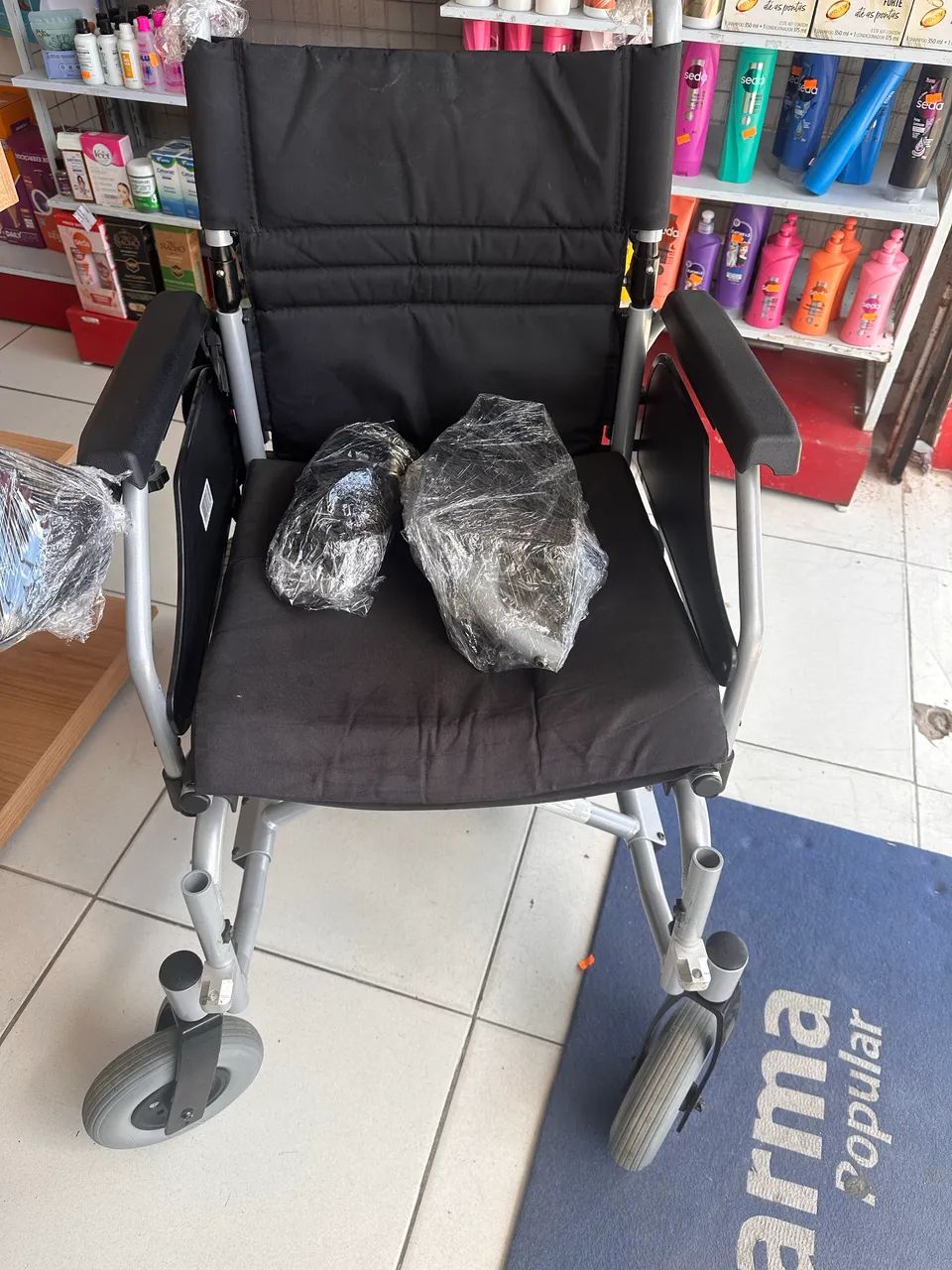Cadeira de roda motorizada  - Foto 2
