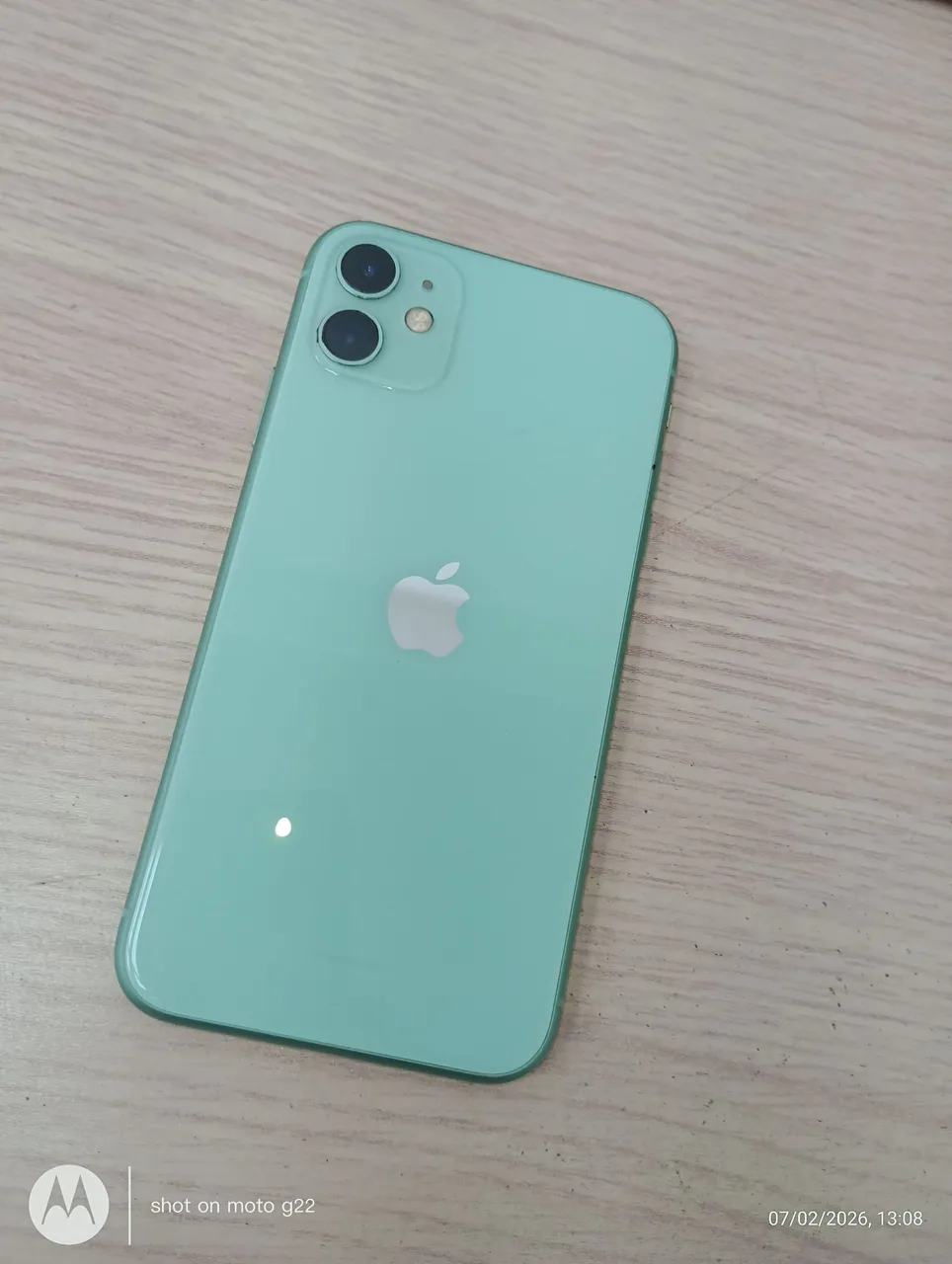 IPhone 11 -128gb Verde / LILÁS / Branco / Sem marcas ? - Celulares
