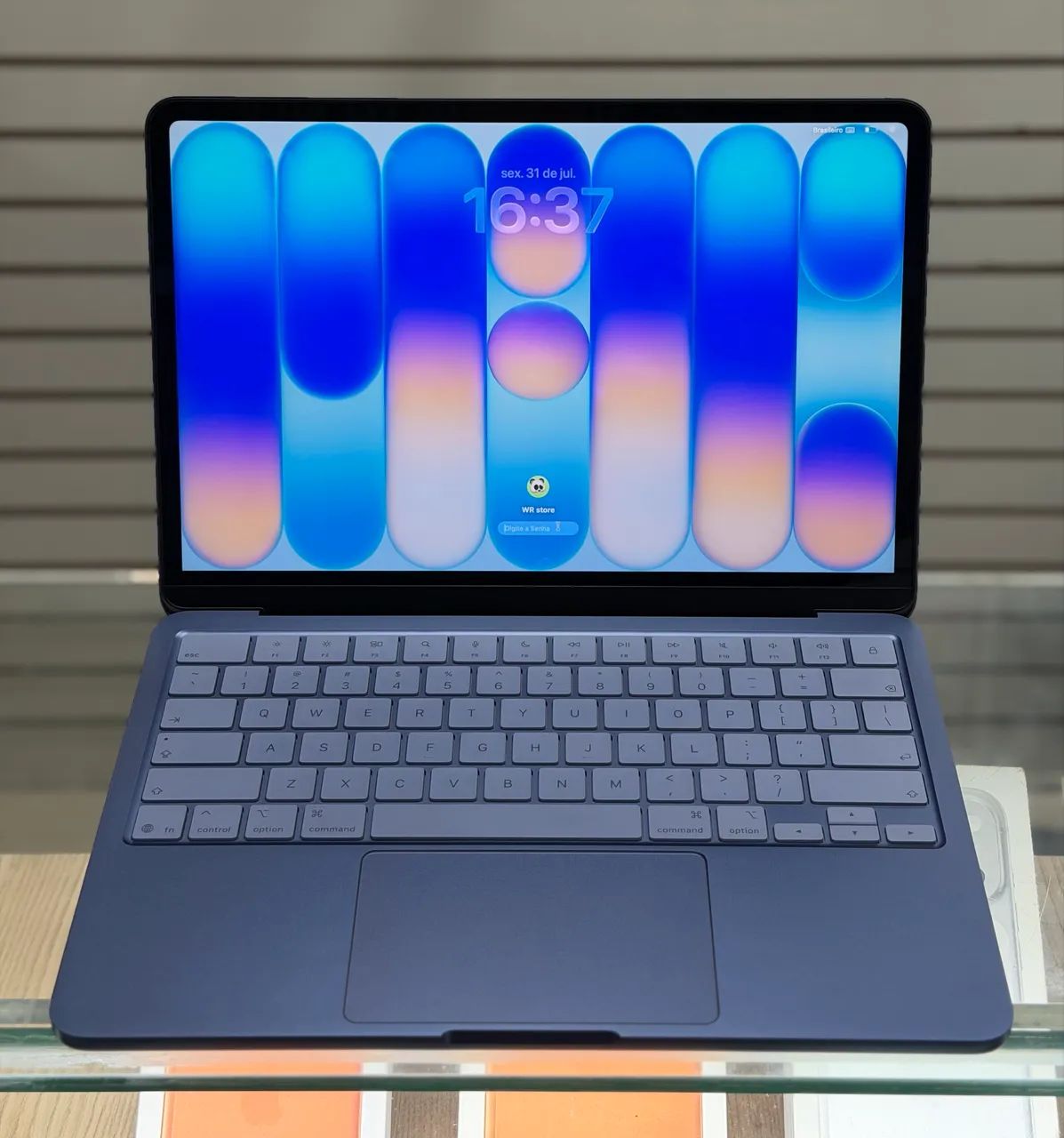 Macbook neo 8gb / 256gb garantia Apple até: 14/04/2027, bateria