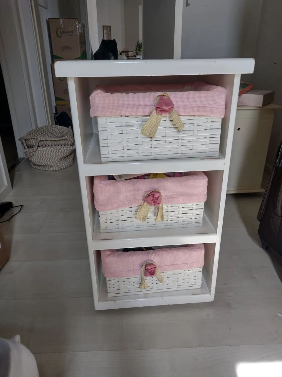 Mesa de cabeceira menina 