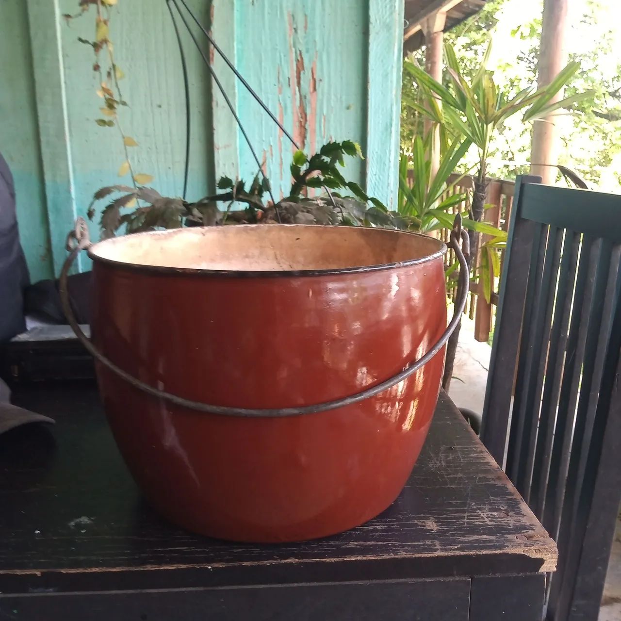 Caldeirão antigo,pra uso ou ....