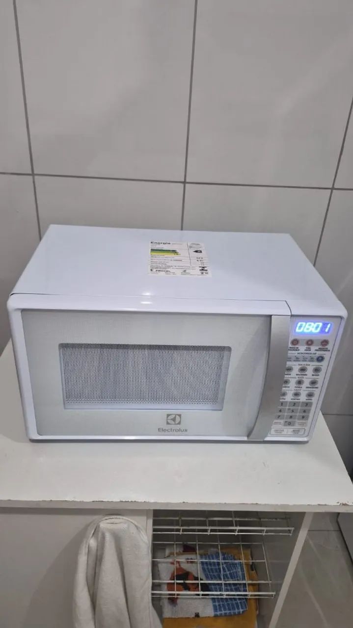 Microondas Electrolux 20LTs semi-novo