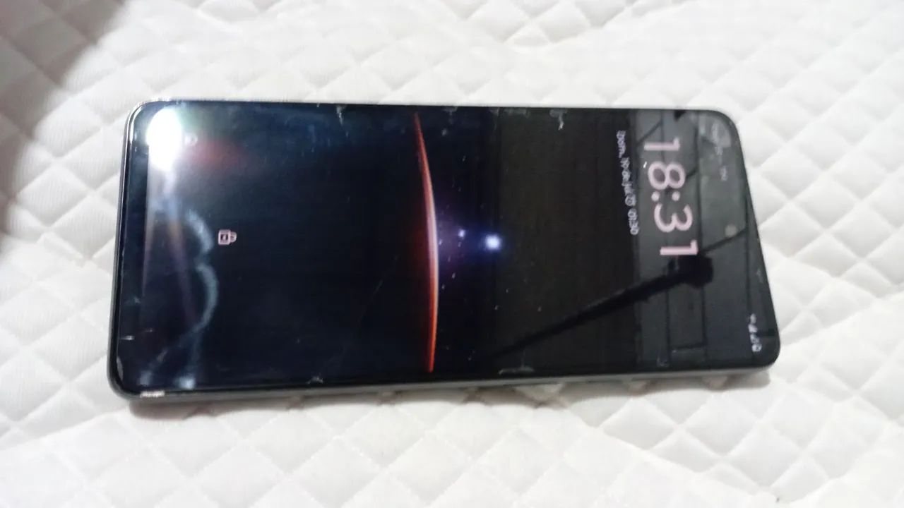 Moto g24 com com caixa nota fiscal e carregador 