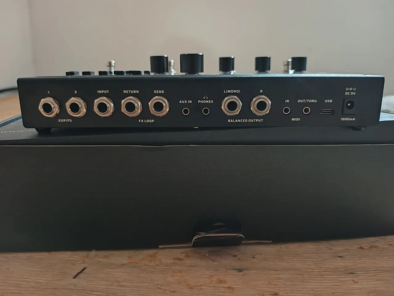 Pedal Nux Loop Core Deluxe com o controlador - Instrumentos
