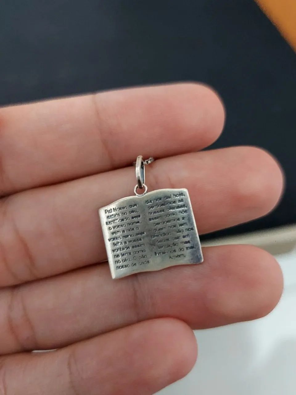 Pingente de prata biblia pai nosso + corrente